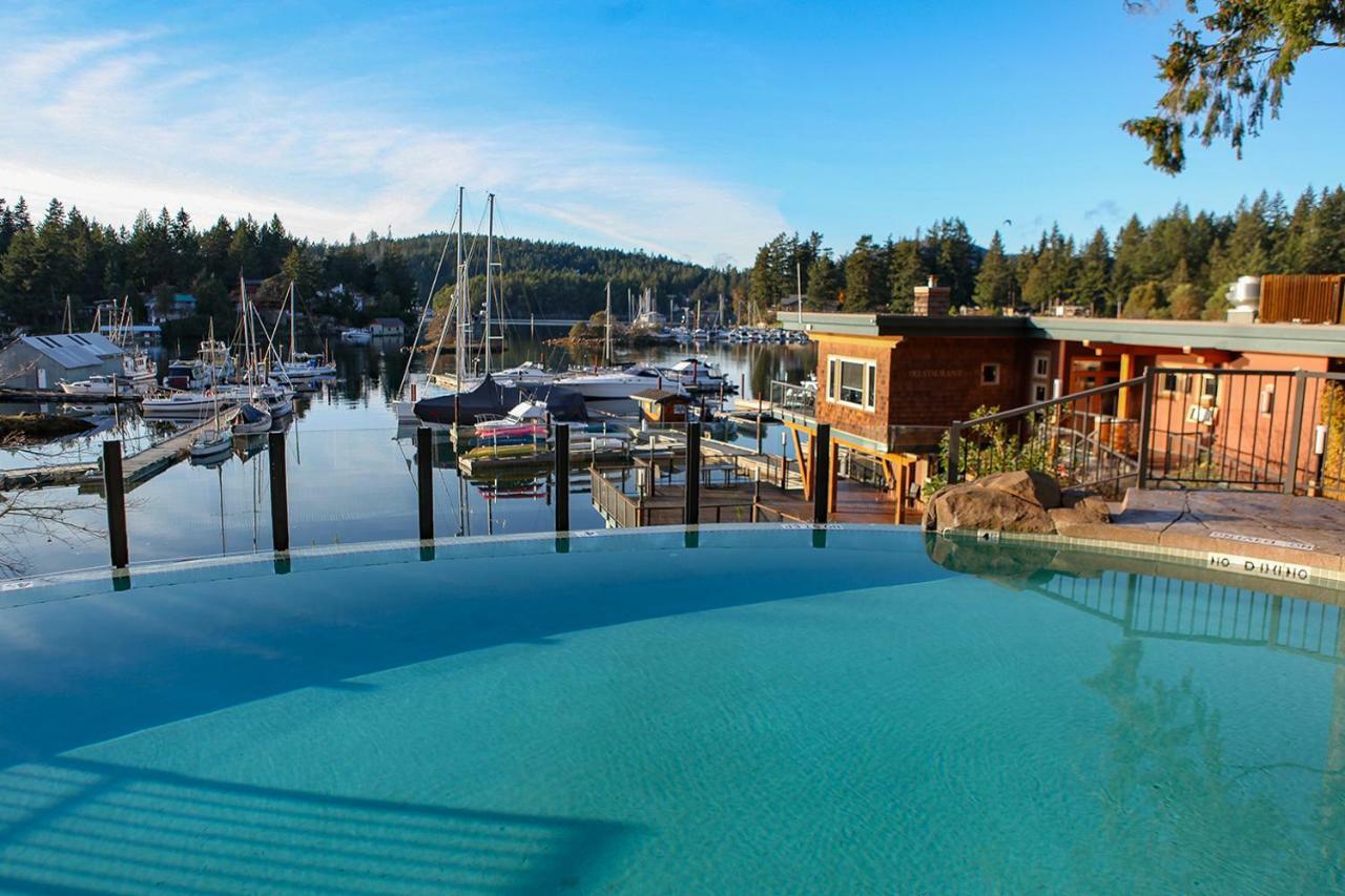 Painted Boat Resort Spa And Marina Madeira Park Buitenkant foto